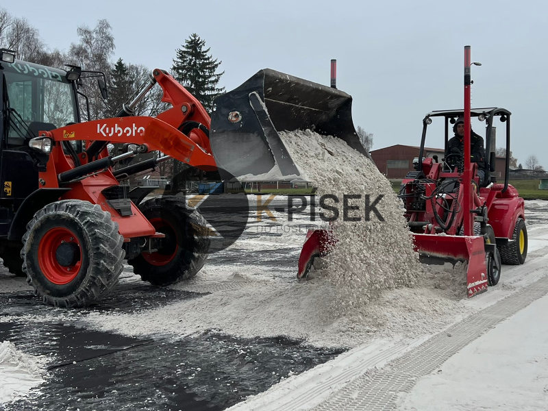 Křemičitý písek pro jízdárny (vlhký, volně ložený)