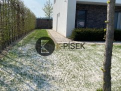 Křemičitý písek do trávníku - volně ložený